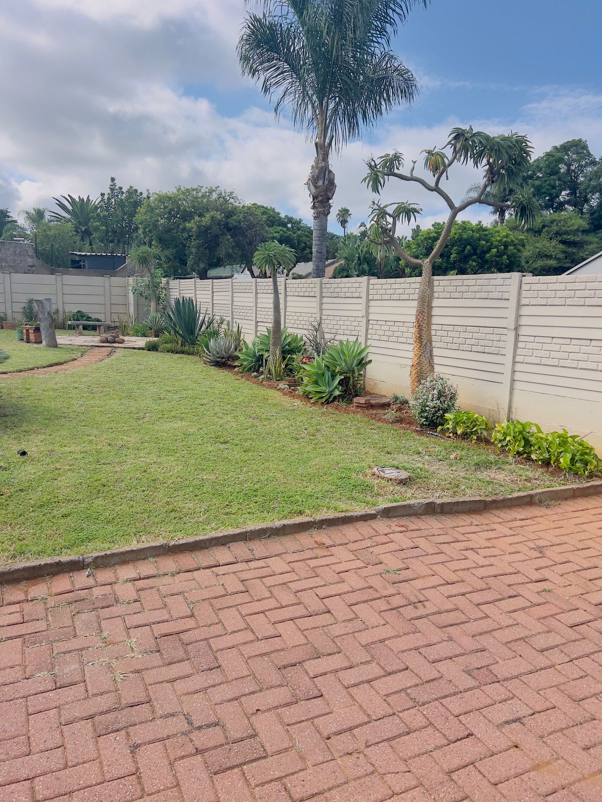 Mangena Legacy Guesthouse grounds